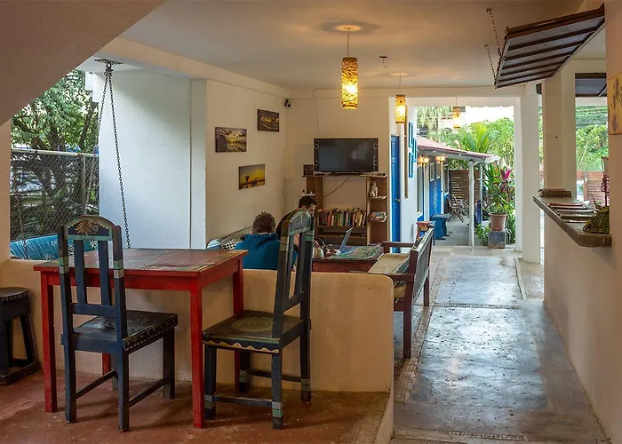 La Botella De Leche Hostel Tamarindo