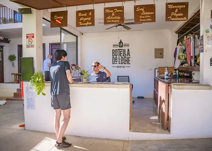 La Botella De Leche Hostel